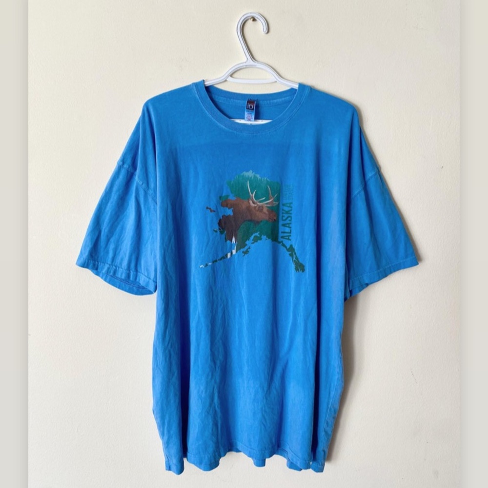 Vintage Alaska Tee with Moose Graphic